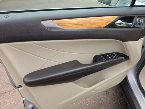 Used 2016 Lincoln MKC Select w/ Select Plus Package FWD image 11