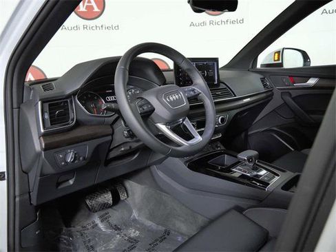 Used 2024 Audi Q5 2.0T Premium image 16