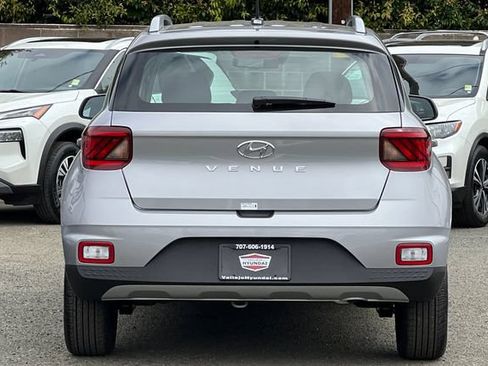 New 2026 Hyundai Venue SEL FWD image 7
