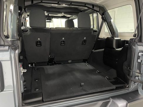 Used 2025 Jeep Wrangler Unlimited Sport AWD/4WD image 18