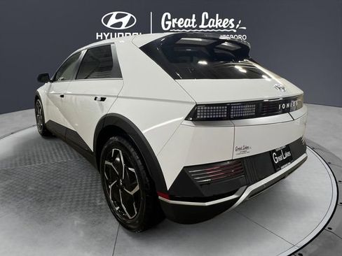 Used 2024 Hyundai Ioniq 5 SEL image 3