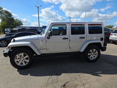 Used 2012 Jeep Wrangler Unlimited Sahara w/ Dual Top Group image 3