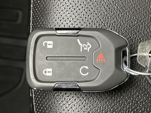 Certified 2023 GMC Terrain SLT w/ LPO, Floor Liner Package AWD/4WD image 31