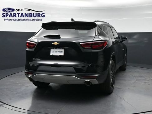 Used 2023 Chevrolet Blazer LT w/ Sound & Technology Package FWD image 5