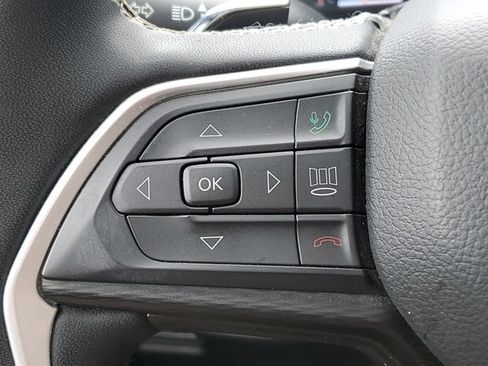 Used 2023 Jeep Grand Cherokee L Laredo AWD/4WD image 12