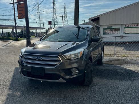 Used 2019 Ford Escape SE AWD/4WD image 1