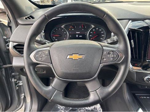 Used 2023 Chevrolet Traverse LT FWD image 19