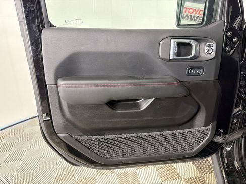 Used 2024 Jeep Wrangler Unlimited Rubicon AWD/4WD image 11