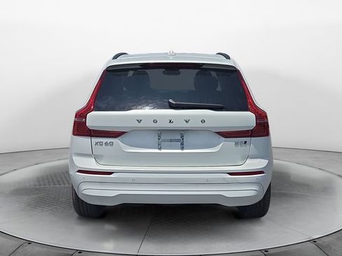 Used 2022 Volvo XC60 B5 Momentum AWD/4WD image 4