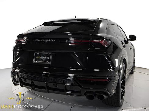 Used 2022 Lamborghini Urus image 12