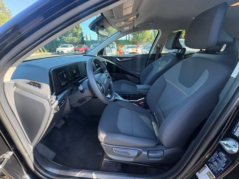 Used 2026 Kia Niro LX FWD image 24