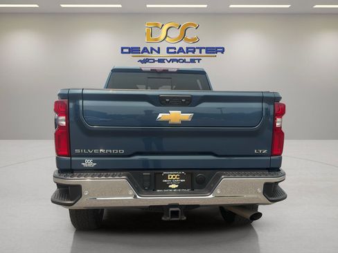 Used 2024 Chevrolet Silverado 2500 LTZ w/ LTZ Convenience Package AWD/4WD image 4