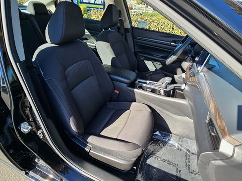 Used 2024 Nissan Altima 2.5 SV image 27