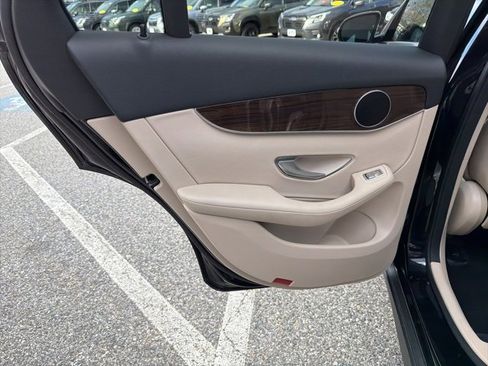 Used 2021 Mercedes-Benz GLC 300 4MATIC image 33