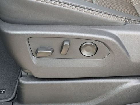 New 2025 Chevrolet Suburban High Country image 13