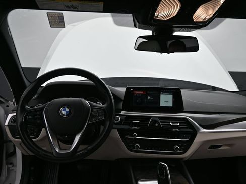 Used 2019 BMW 530e w/ Convenience Package RWD image 33