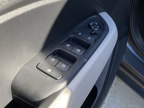 New 2025 Hyundai Venue SEL image 12