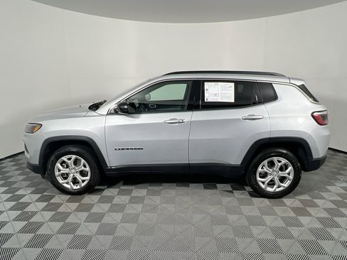 Used 2024 Jeep Compass Latitude image 6