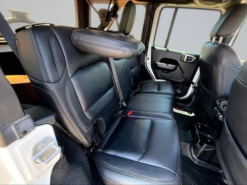 Used 2018 Jeep Wrangler Unlimited Sport S AWD/4WD image 23