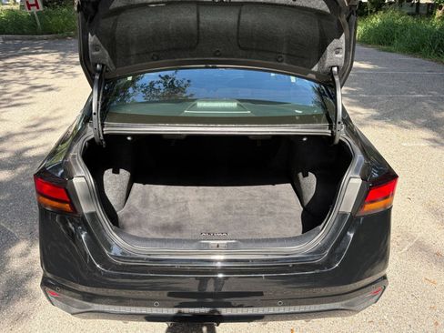 Used 2025 Nissan Altima 2.5 SV FWD image 31