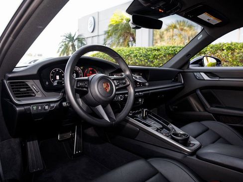 Used 2025 Porsche 911 Carrera RWD image 22