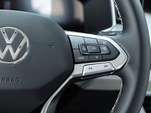 New 2026 Volkswagen Taos SE image 59