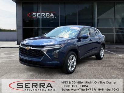 Used 2024 Chevrolet Trax LS w/ LS Convenience Package