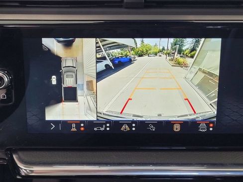 Used 2025 GMC Sierra 1500 Denali w/ Denali Reserve Package AWD/4WD image 11