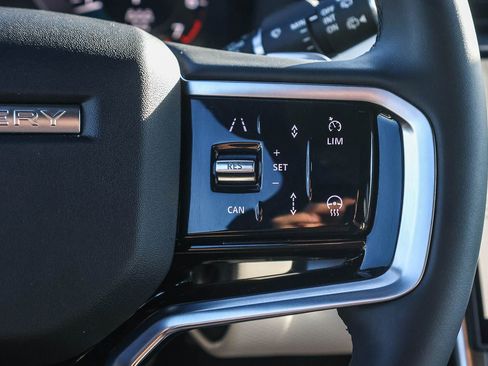 Used 2024 Land Rover Discovery Sport Dynamic SE image 29