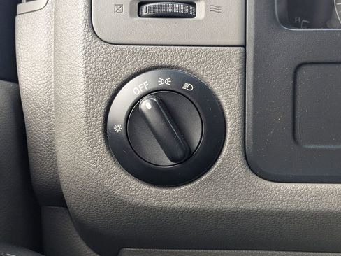 Used 2012 Nissan NV 2500 SV w/ Technology Pkg image 21