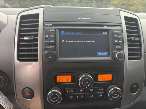Used 2019 Nissan Frontier SL AWD/4WD image 12