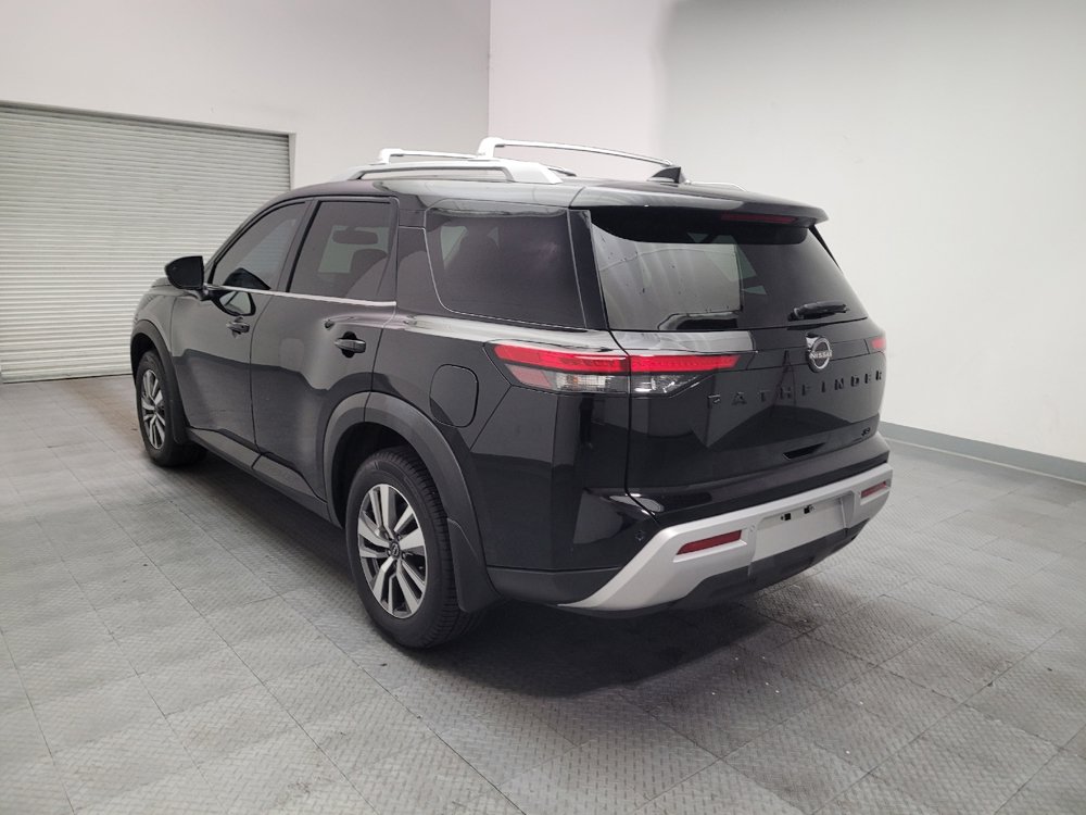 Used 2022 Nissan Pathfinder SL w/ SL Black Package FWD image 5