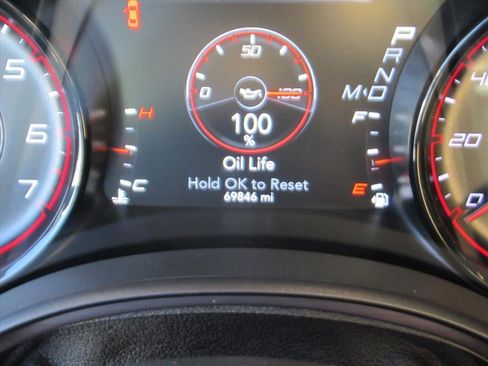 Used 2018 Dodge Charger SXT w/ Blacktop Package image 28