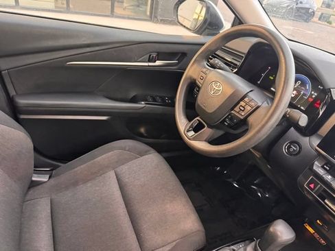 Used 2025 Toyota Camry LE FWD image 23
