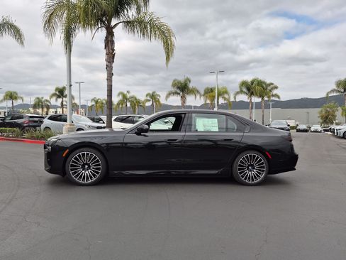 New 2026 BMW i7 eDrive50 w/ M Sport Package RWD image 7