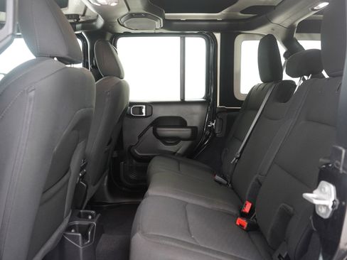 Used 2022 Jeep Wrangler Unlimited Sport image 18