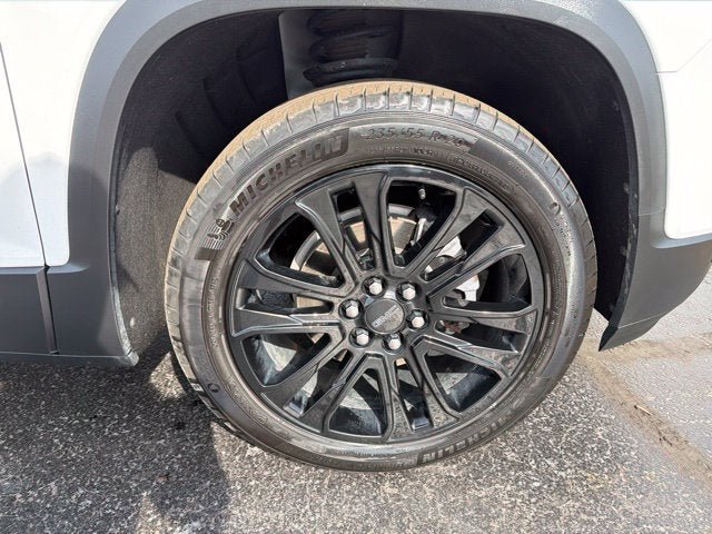 Used 2023 GMC Acadia SLT w/ Elevation Edition FWD image 28