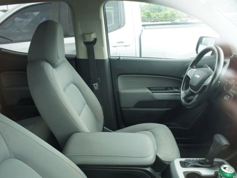 Used 2019 Chevrolet Colorado LT RWD image 3