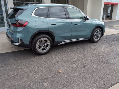 Used 2023 BMW X1 xDrive28i w/ Premium Package image 3