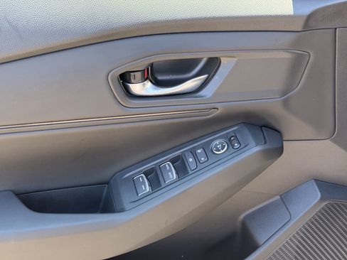 Certified 2025 Honda Accord SE image 11