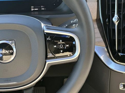 New 2026 Volvo XC90 T8 Plus w/ Protection Package Premier image 9