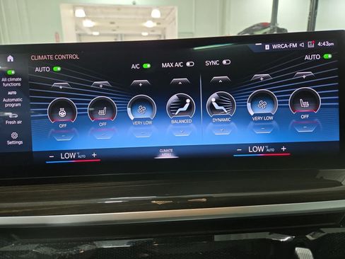 Used 2023 BMW X7 xDrive40i AWD/4WD image 28