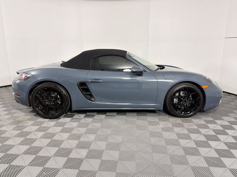 Used 2017 Porsche 718 Boxster image 32