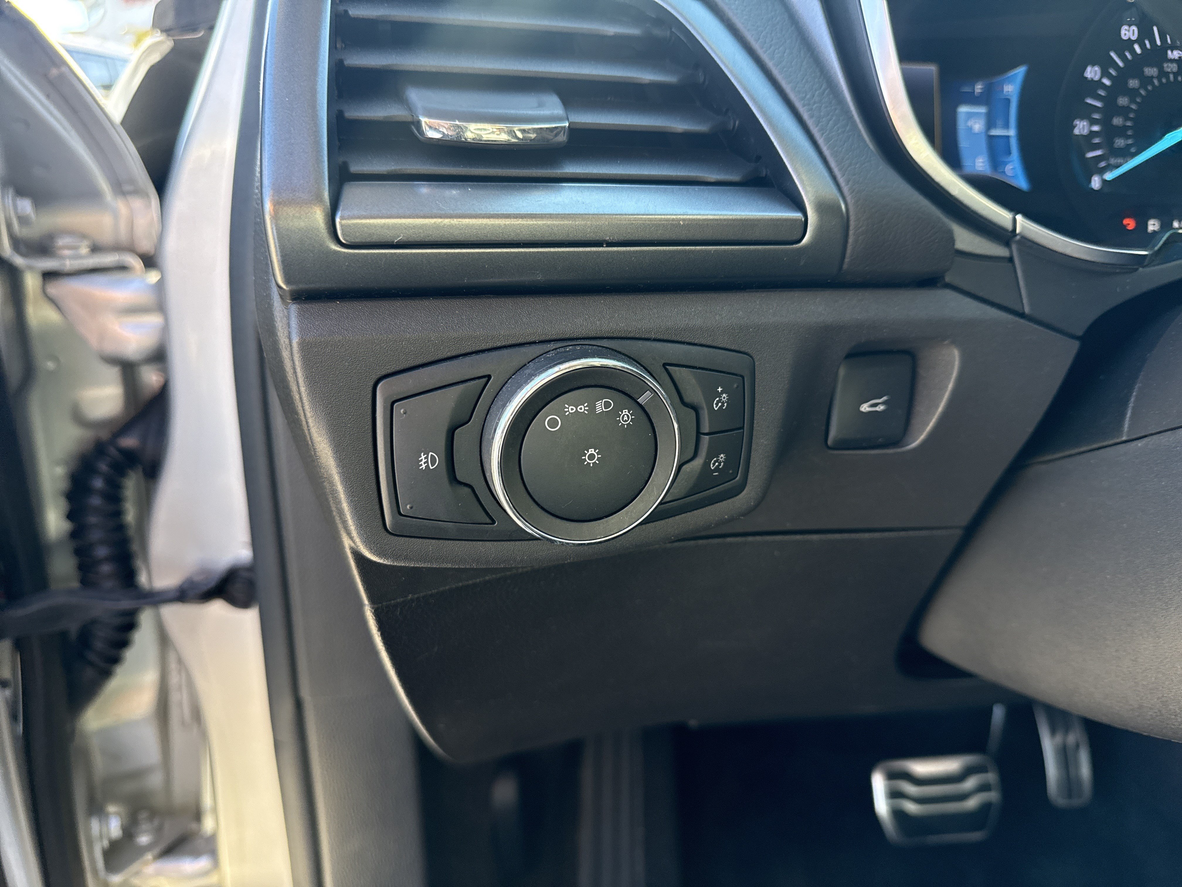 Used 2013 Ford Fusion Titanium FWD image 30