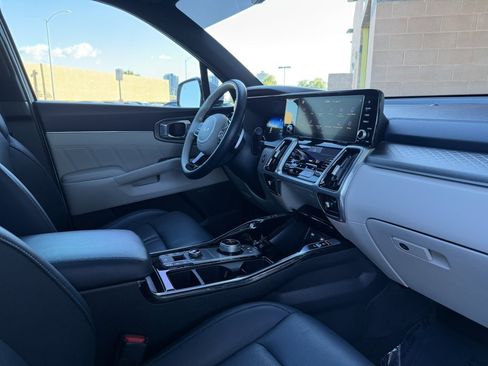 Used 2023 Kia Sorento SX Prestige image 44