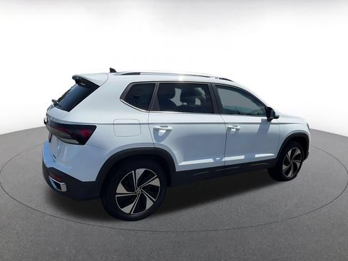 Used 2026 Volkswagen Taos SE AWD/4WD image 15