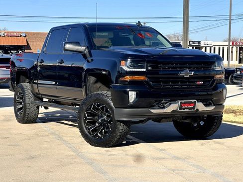 Used 2018 Chevrolet Silverado 1500 LT w/ All Star Edition image 3