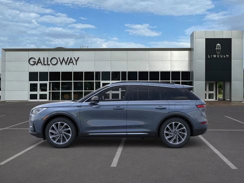 New 2026 Lincoln Corsair Premiere image 3