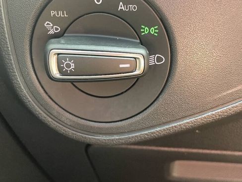 Used 2021 Volkswagen Atlas SEL AWD/4WD image 24