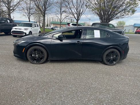 Used 2025 Toyota Prius Limited image 4